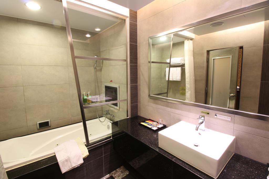 R7 Hotel Kaohsiung Exterior foto