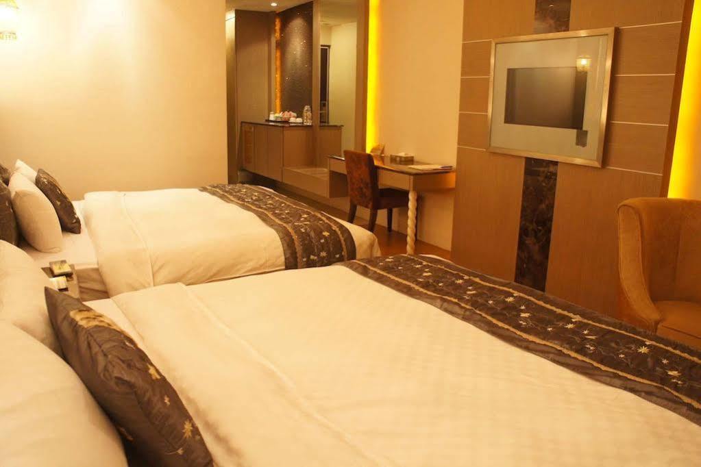 R7 Hotel Kaohsiung Exterior foto